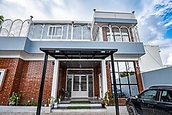 One Mohur - 2BR| FF Comfort Rooms by Homeyhuts, Dehradun