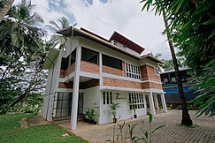 Thiraa Inn, Mannarkad