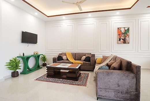 Classic Bungalow By The StayCationer