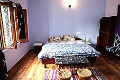 Solo Travelers Club, Kausani