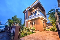 4BHK Canary Villa by Tropicana Stays, Lonavala