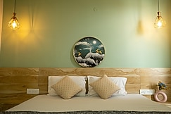 Emerald Newly Build Near Hawa Mahal , Jaipur