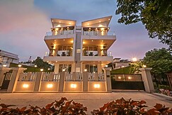5BHK Elegant Villa by Tropicana Stays, Lonavala