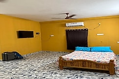 Silent Nature Stay   Private Room Near Highway, Uttiramerur