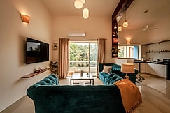 Casa Kai Bohemian Penthouse Nr. Thalassa With Pool & 3 patios, Goa