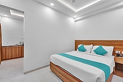 Rohaan Hotel Elite by UPAR, Chennai