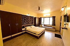 Green Munia Villa |Entire 6 BHK