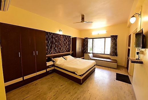 Green Munia Villa |Entire 6 BHK