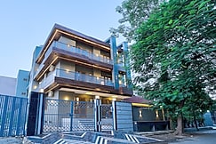 Alaya Stays Freesia | 3 BHK Apt With Gaming Zone Near Malls, Noida