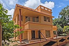 Chateau Shanti || A 2 Bedroom Unit in an Artists House, Shantiniketan