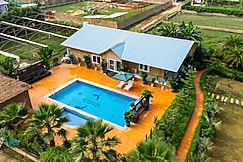 Alaya Stays Aurea | 4 BHK Farmhouse With Pvt Pool & Garden, Noida