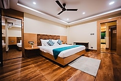 Anaya Regency, Mechi