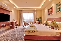 Dwellr Luxury Stays, Gurgaon