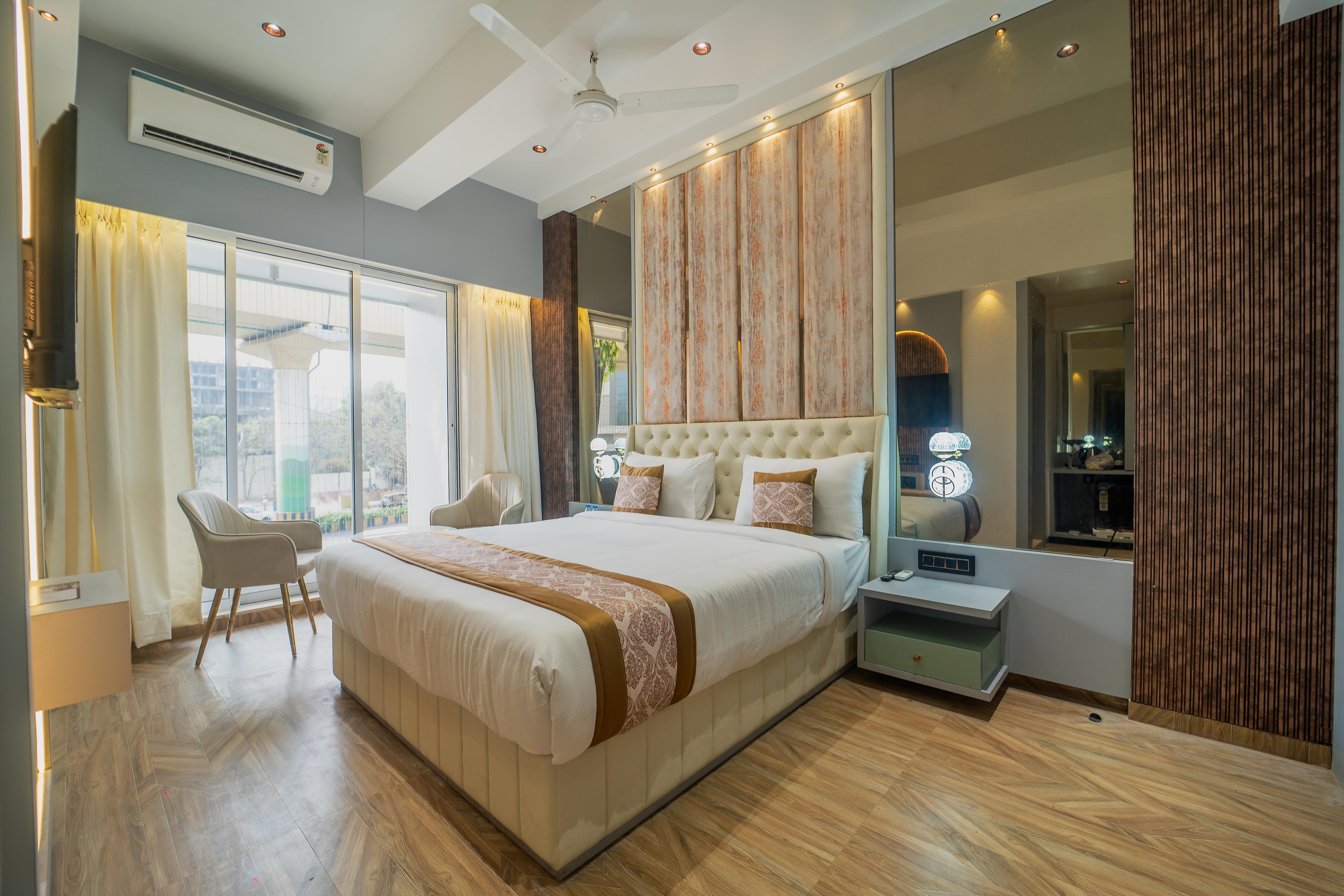 Suite Room with Bathtub 1