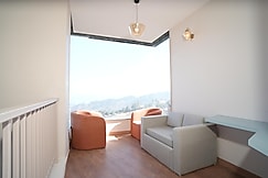 The Pine Vista  Mukteshwar  3bhk wi fi Cook, Almora