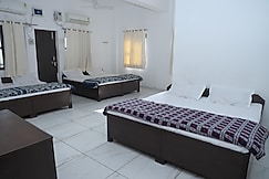 Suraj Sewa Dham, Govardhan