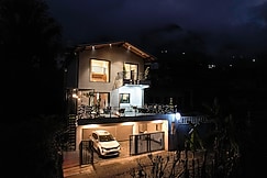 ELIVAAS Lakefront 4BHK Villa with Attic & Common Patio, Bhowali