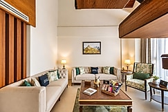 ELIVAAS Prive The Royce Silver Oak Imperial 4 BHK Apt With Sky Deck & Clubhouse, Solan