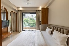 Liv Regalia - Luxora Stays on Golf Course Road, Gurgaon