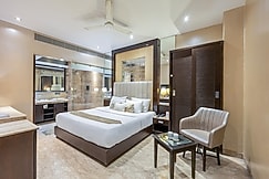 Palm Hotel in Karol Bagh, Delhi