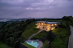 SaffronStays SilverGlass Lakeview, Igatpuri