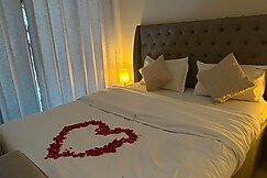 Jaccuzi Suit Room, Gurgaon