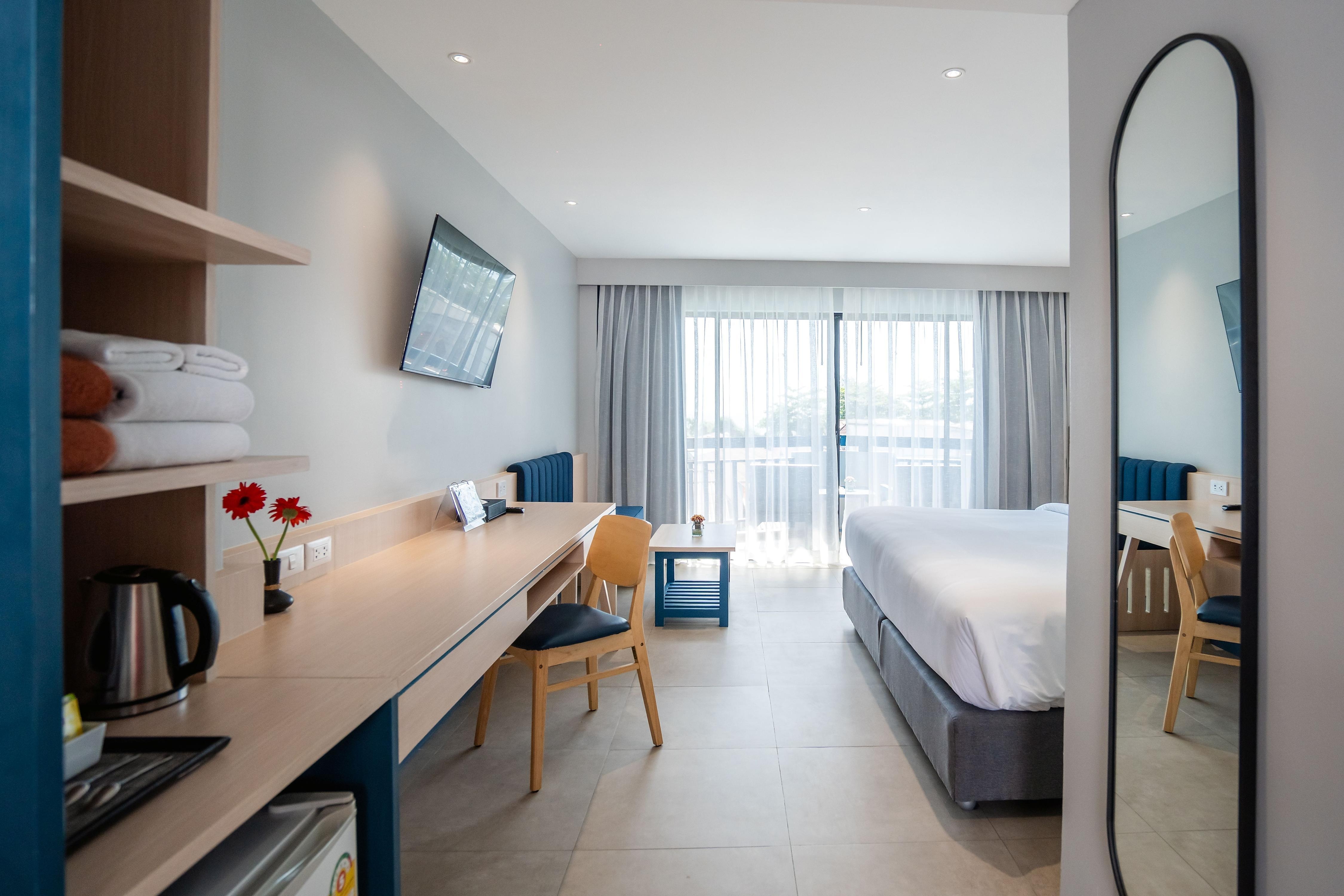 Phuket Island View Hotel - Tap to explore photos