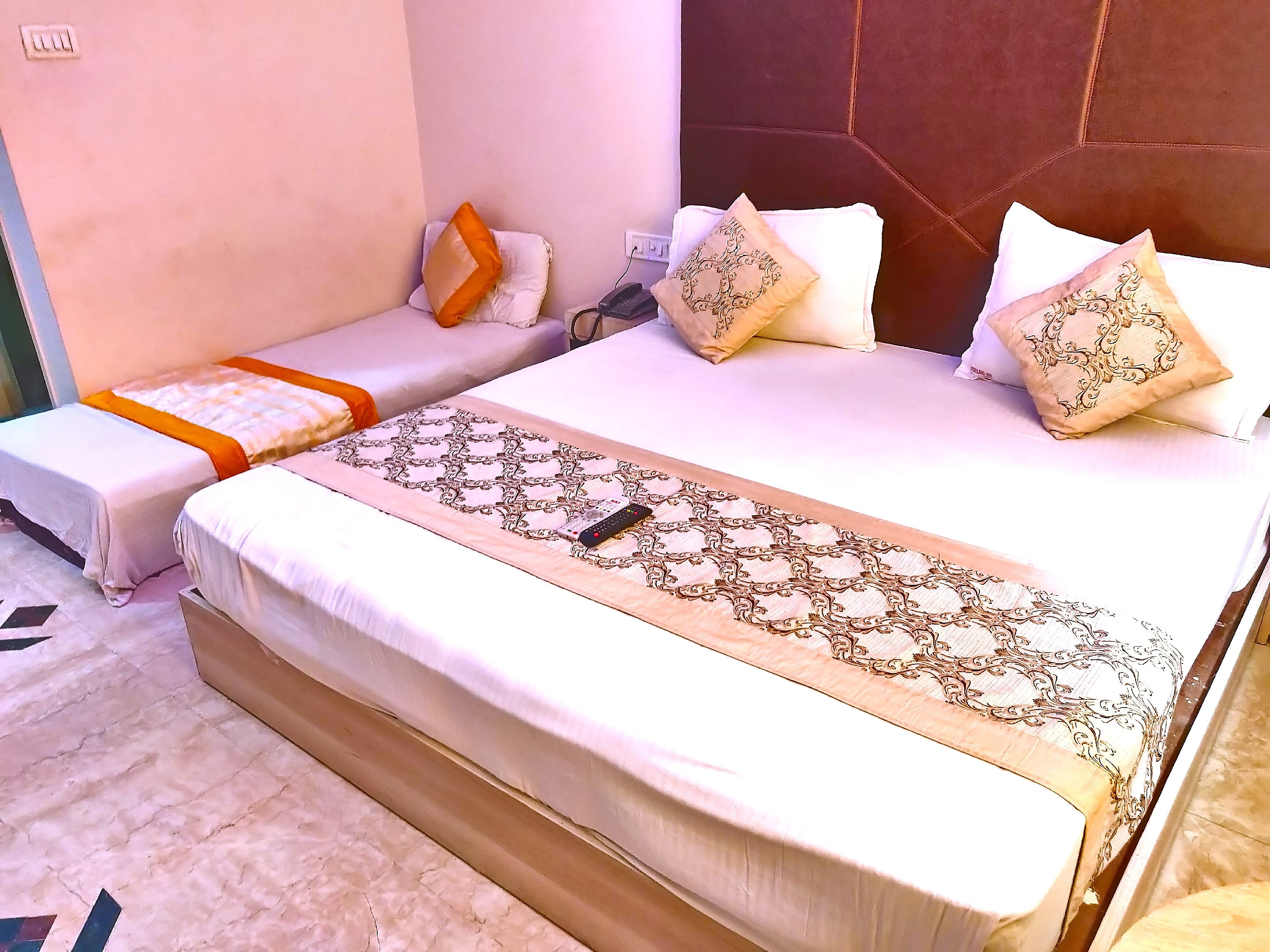 Hotel Sterling Inn at New Delhi Railway Station - Tap to explore photos