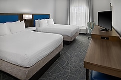 Hampton Inn & Suites Syracuse North Airport Area, Prince Edward