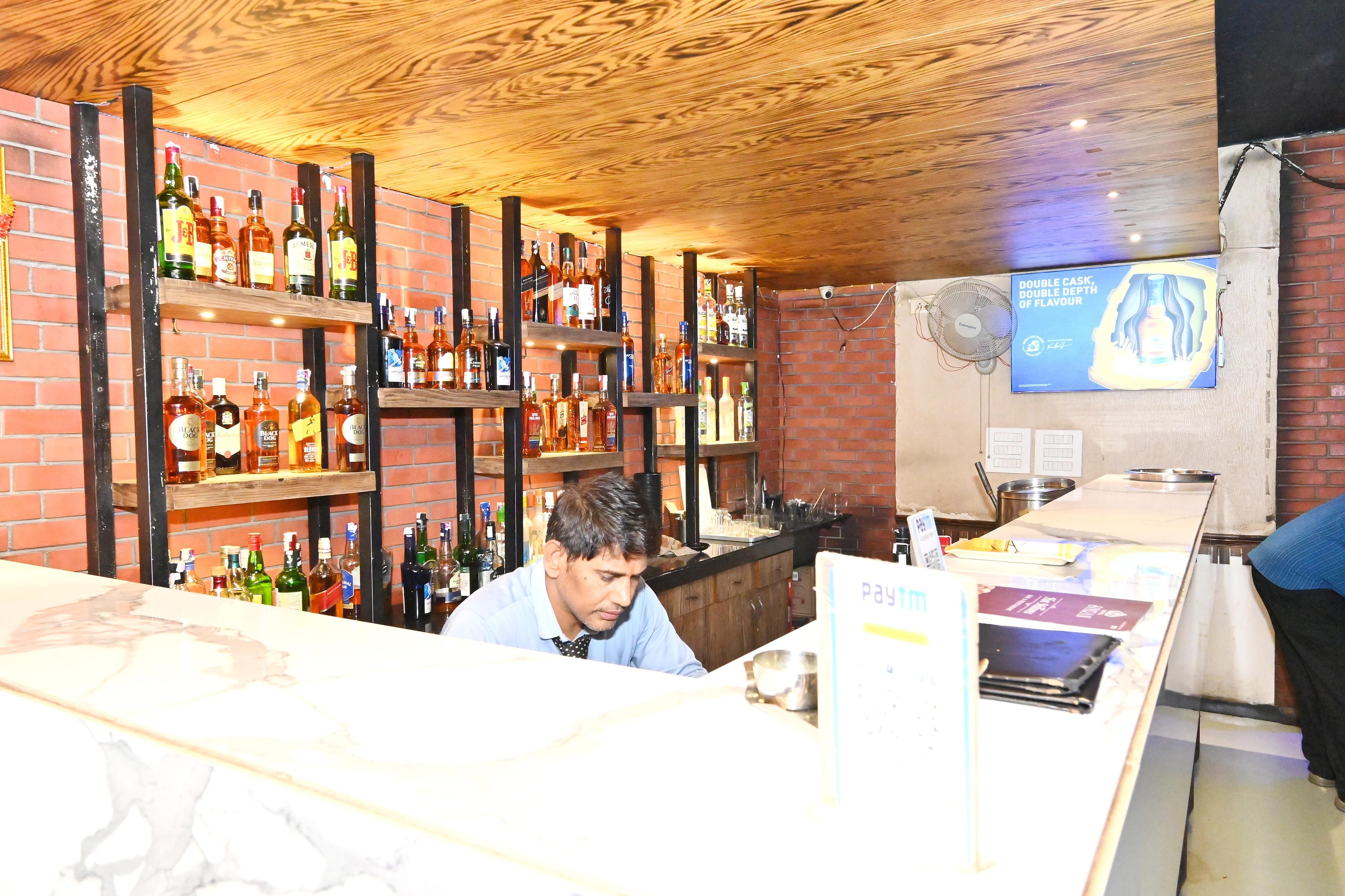 Hot Millions BAR