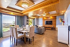 Hostie Heaven View-3BHK Apt with Terrace, Mashobra, Shoghi