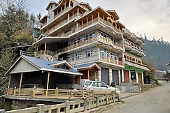 Hotel Tirthan Brij Edge, Kullu