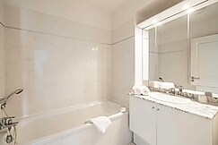 Charming apartment with balcony/pool, Cannes