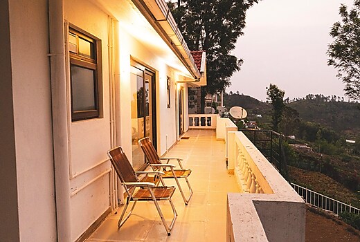The Garden Puff 1BR Surrounded by Greenery