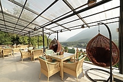 Sky Hi!! By Yuzu Hospitality, Manali