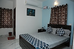 S R Guest House, Chennai