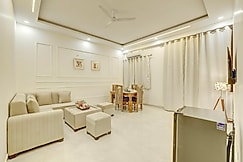 Alaya Stays Zinnia 2 BHK Apt With Gaming Zone Near Malls, Noida