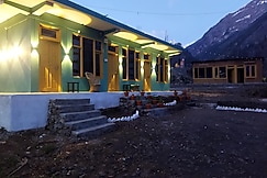 House of Parvati Tosh, Tosh