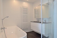 12-Guest Apartment on the Main Square, Antwerp